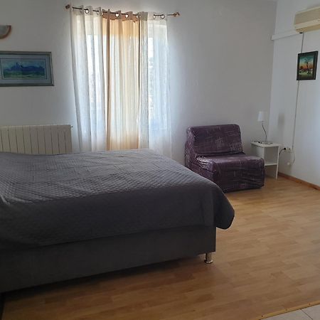 Rooms With A Parking Space Krk - 13553 Vrh  Екстер'єр фото
