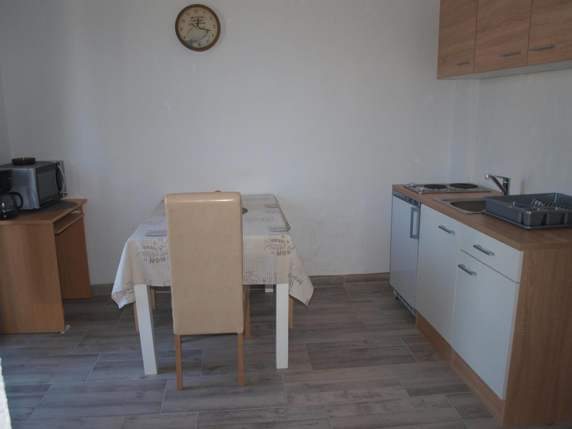 Rooms With A Parking Space Krk - 13553 Vrh  Екстер'єр фото